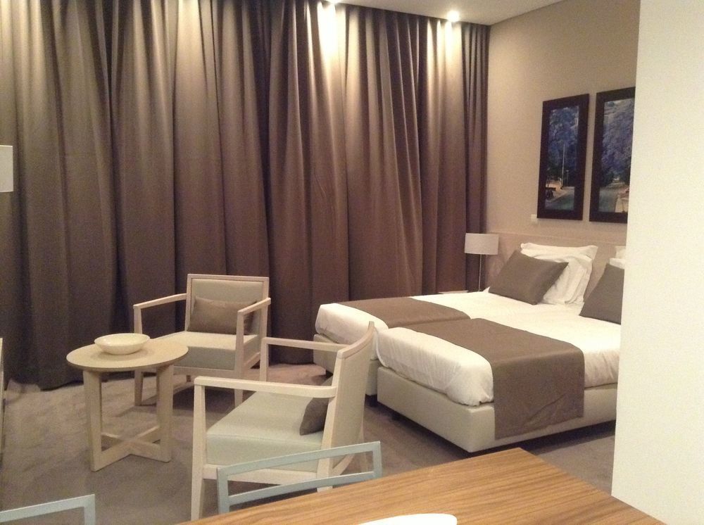 Fly Hotel Luanda Exterior photo